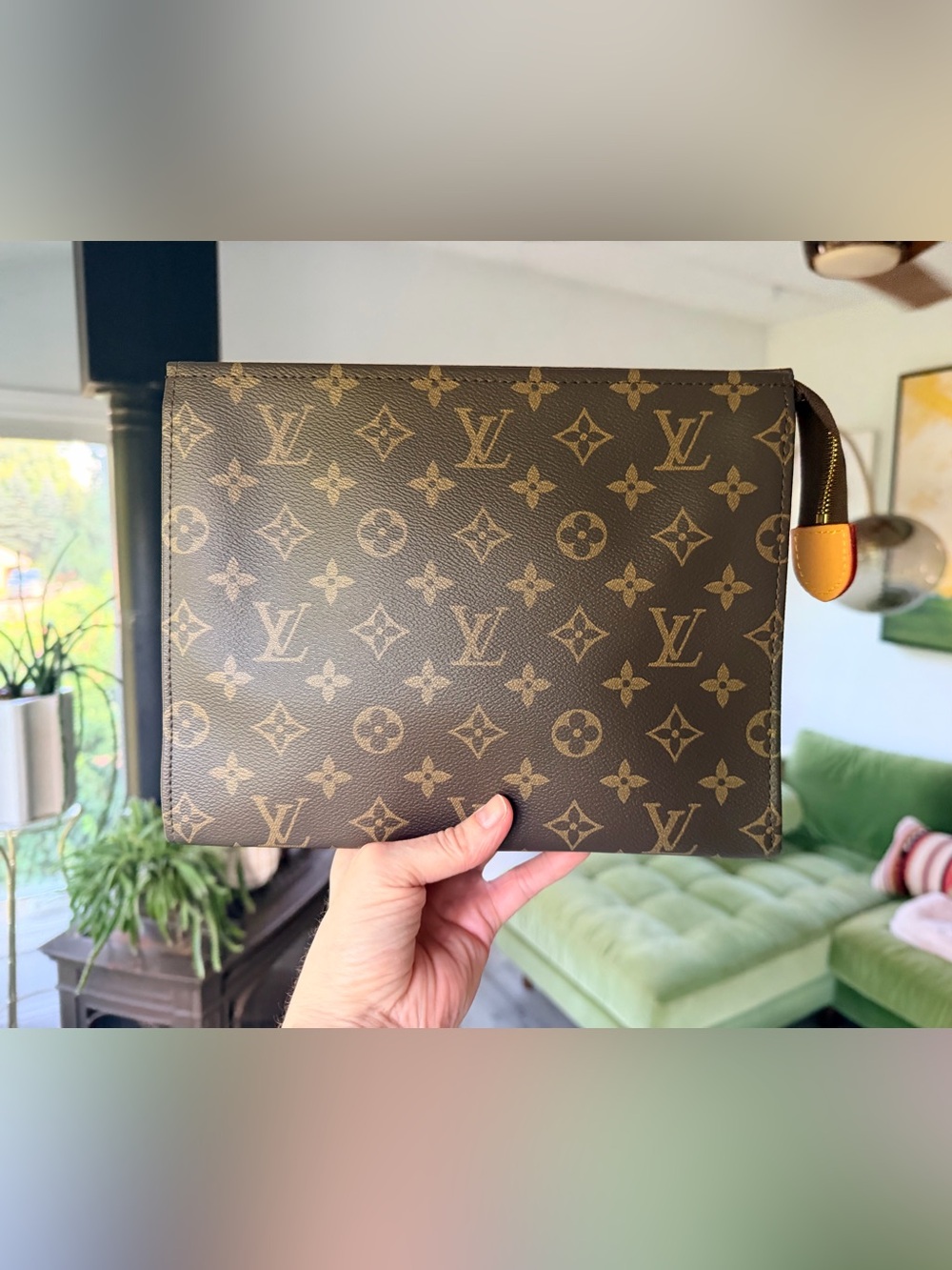 BRAND NEW Louis Vuitton Monogram Toiletry Pouch with Louis Vuitton Dust Bag
